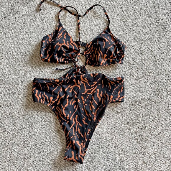 *NEW* Shade & Shore Monokini - Picture 3 of 8